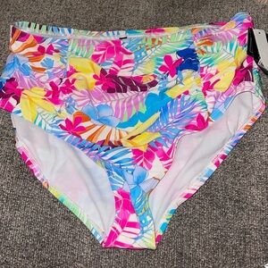 🍀5/$25🍀 NWT‎ California Waves Size 16/18 Swim
